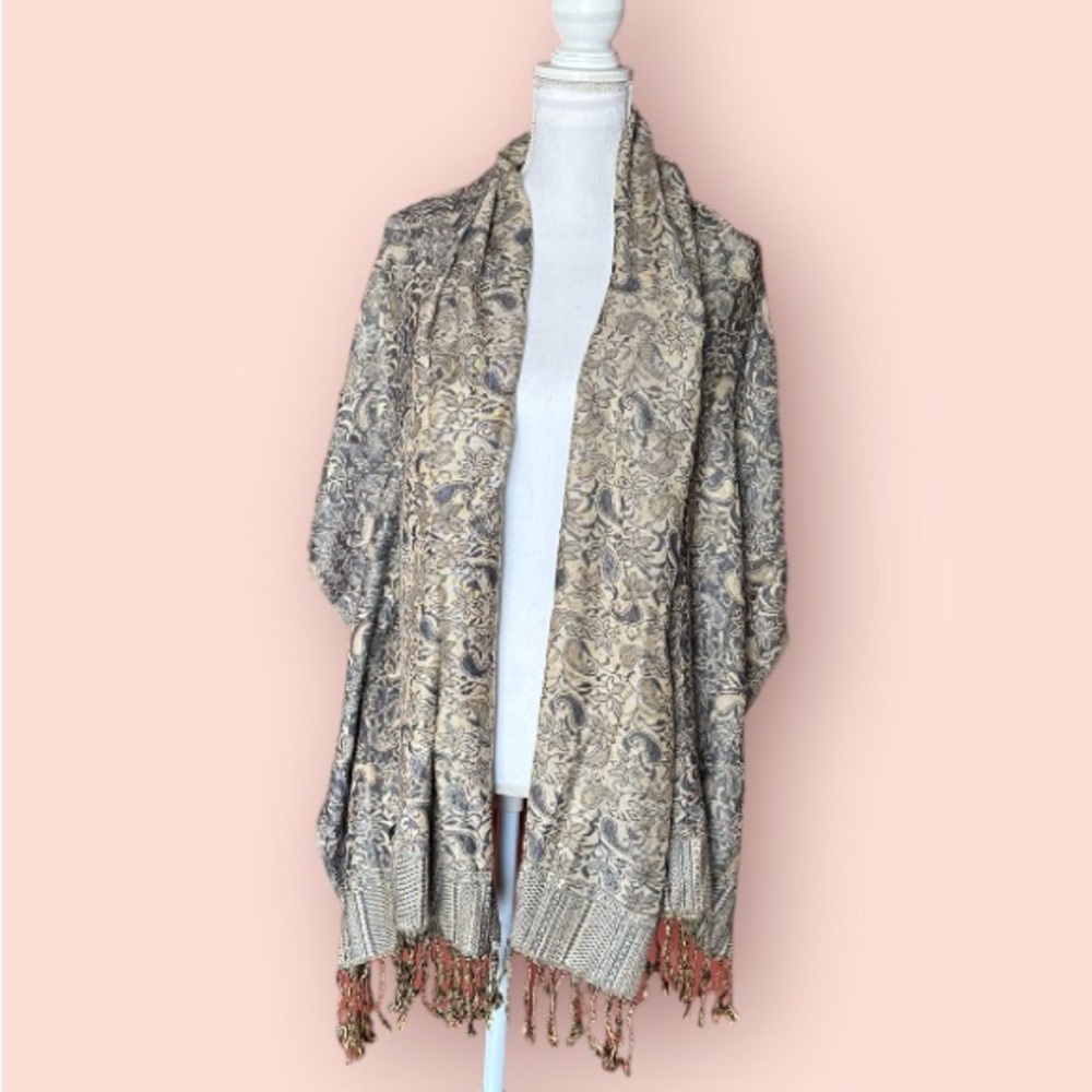 Gorgeous Shaw,/Scarf NWOT. Excellent condition, never used. 100% Viscose